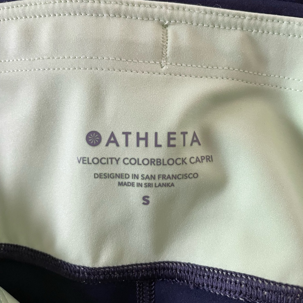 NWT Athleta Velocity Stash Colorblock Capri, Small, Blue, White, Black - Picture 7 of 8